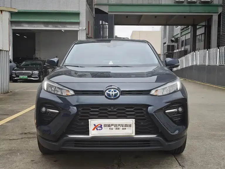 Toyota Wildlander Dual Engine 2.5 L E-CVT 2 WD Luxury PLUS