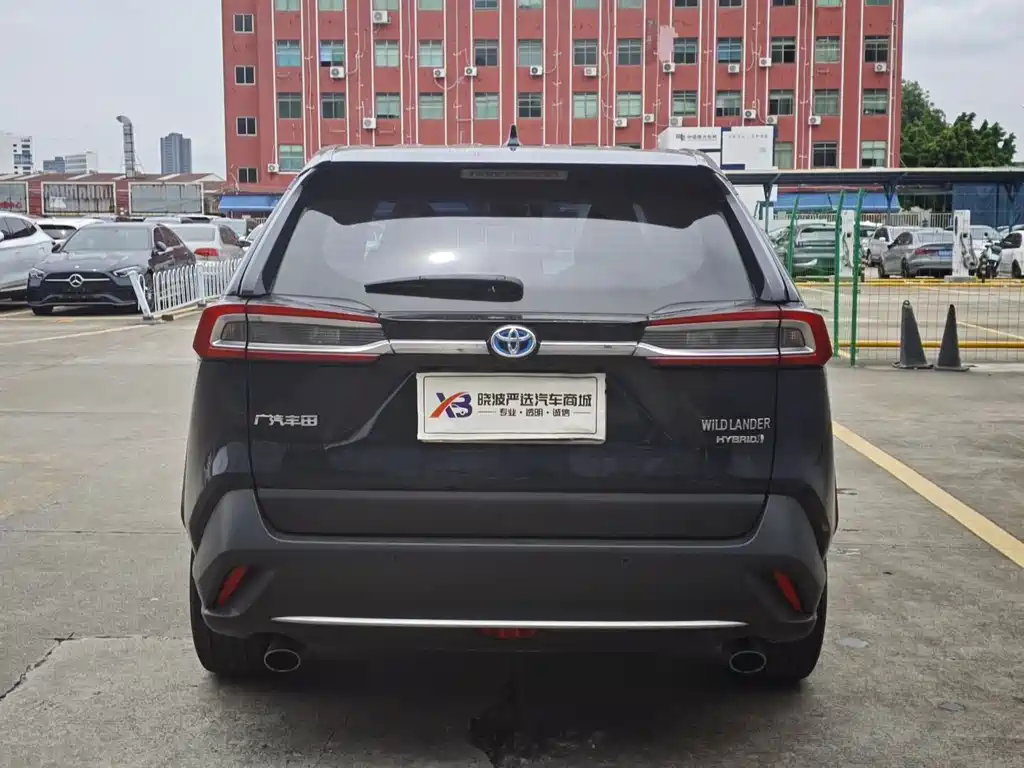 Wildlander Dual Engine 2.5 L E-CVT 2 WD Luxury PLUS