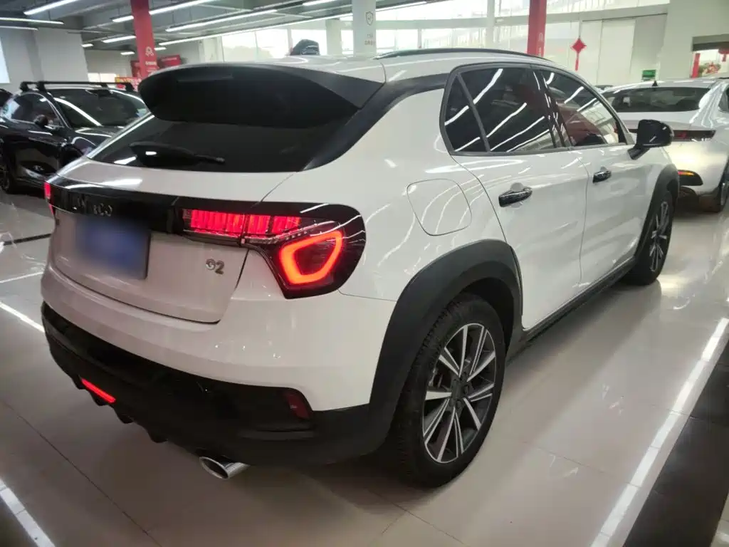 Lynk & Co 02 1.5 TD DCT 2 WD Power Champion