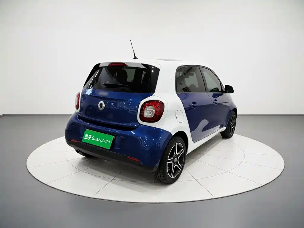 smart forfour smart forfour 2016款 0.9 T 66千瓦极致版