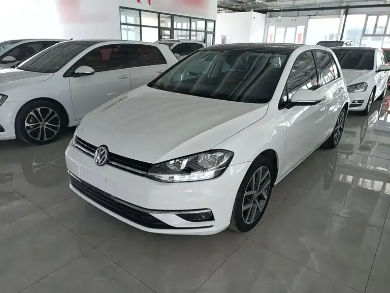Volkswagen Golf 230 TSI Auto Luxury
