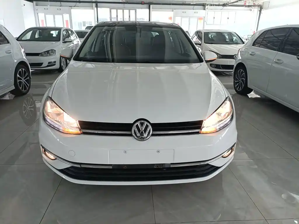 Golf 230 TSI Auto Luxury