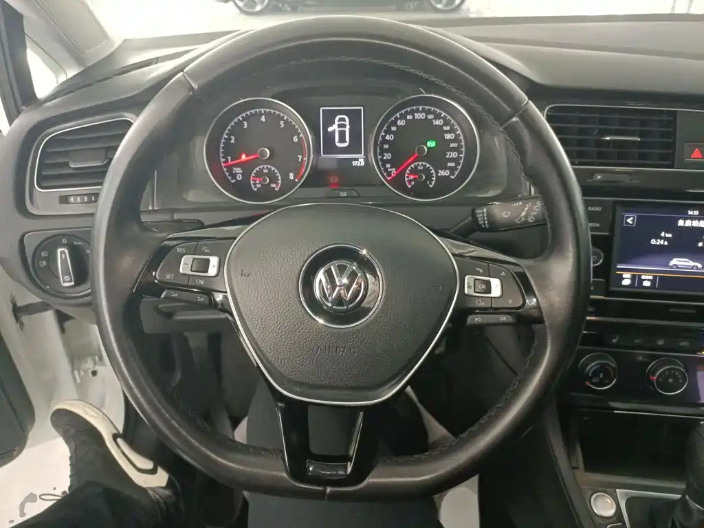 Golf 230 TSI Auto Luxury