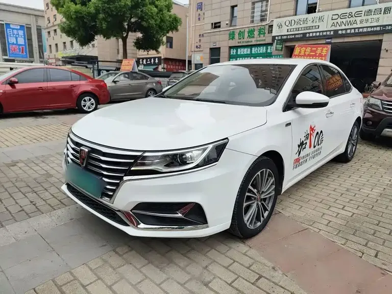 Roewe i6 Classic 荣威i6经典 2020款 PLUS 1.6 L 手动4 G互联荣耀旗舰版