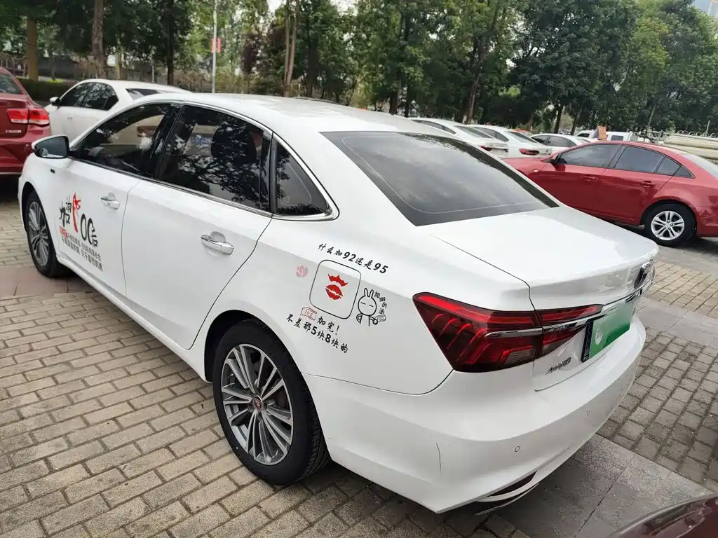 Roewe i6 Classic 荣威i6经典 2020款 PLUS 1.6 L 手动4 G互联荣耀旗舰版