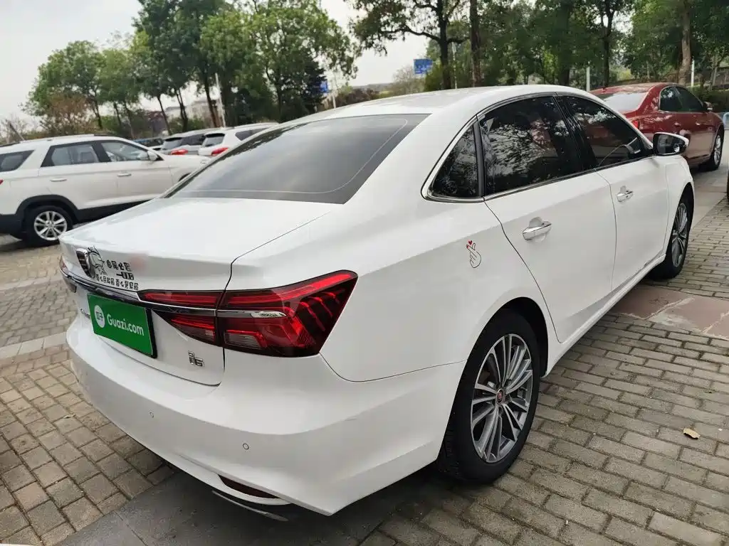 Roewe i6 Classic 荣威i6经典 2020款 PLUS 1.6 L 手动4 G互联荣耀旗舰版