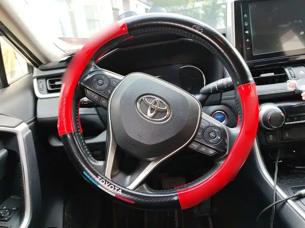 RAV4 Dual Engine 2.5 L E-CVT 4 WD Elite PLUS