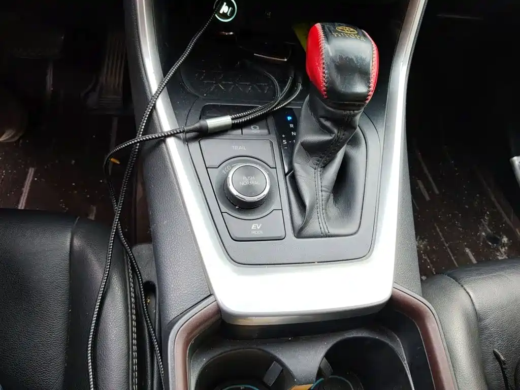 RAV4 Dual Engine 2.5 L E-CVT 4 WD Elite PLUS
