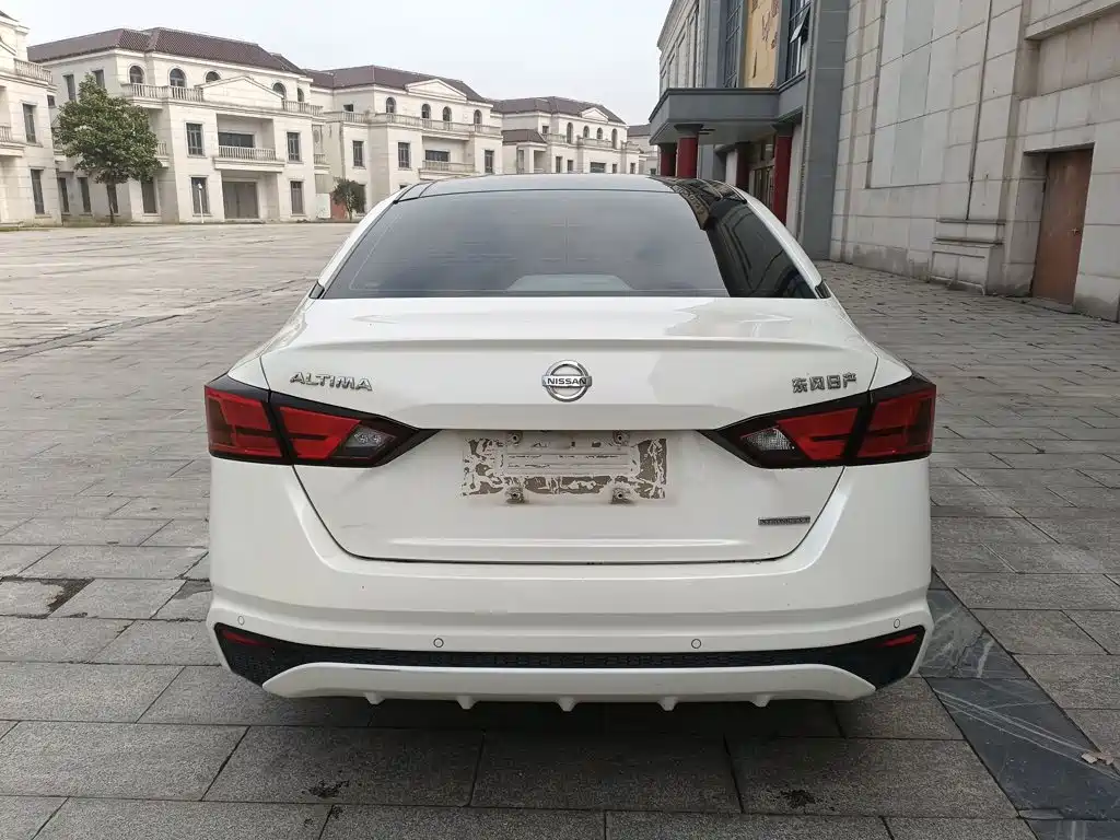 Teana 2.0 L XL Comfort