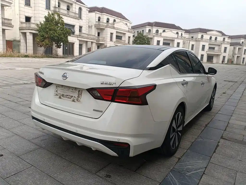 Teana 2.0 L XL Comfort