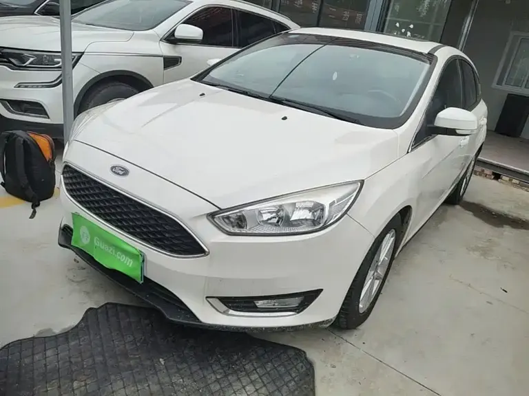 Ford Focus Hatchback EcoBoost 125 Auto Super Style