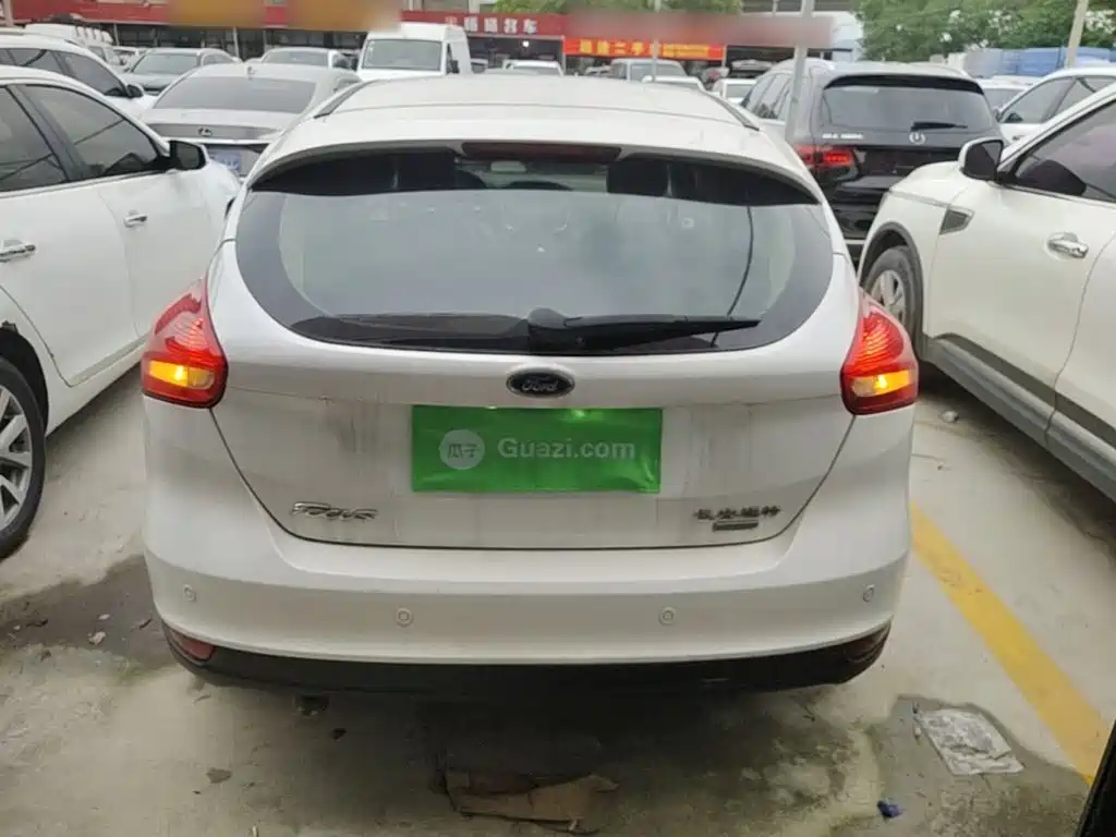 Focus Hatchback EcoBoost 125 Auto Super Style