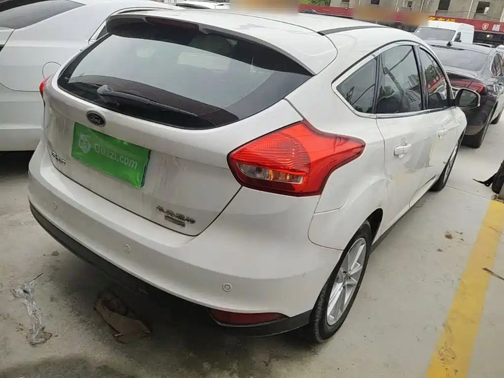 Focus Hatchback EcoBoost 125 Auto Super Style