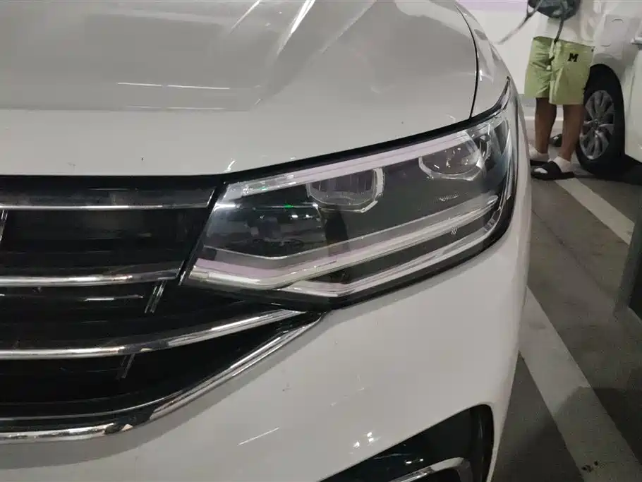 Tiguan L 330 TSI Auto 2 WD R-Line Premium