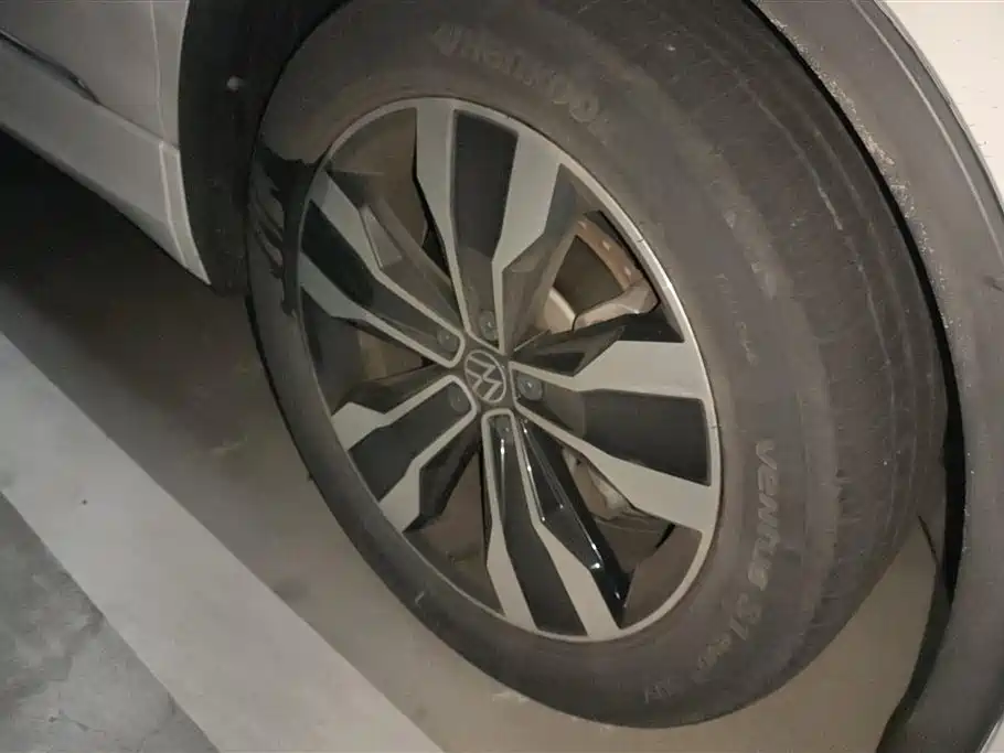 Tiguan L 330 TSI Auto 2 WD R-Line Premium