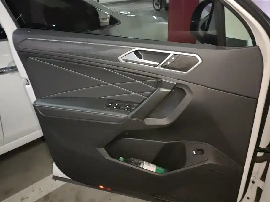 Tiguan L 330 TSI Auto 2 WD R-Line Premium