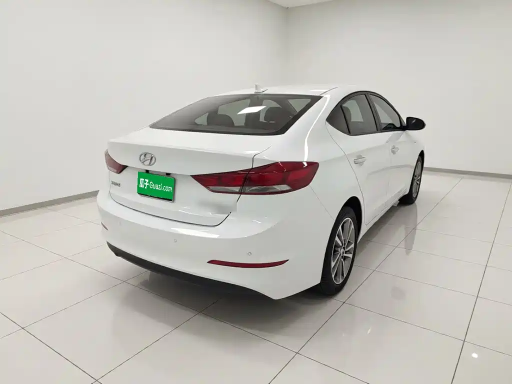 Elantra 1.6 L Auto 15 Anniversary Special Edition