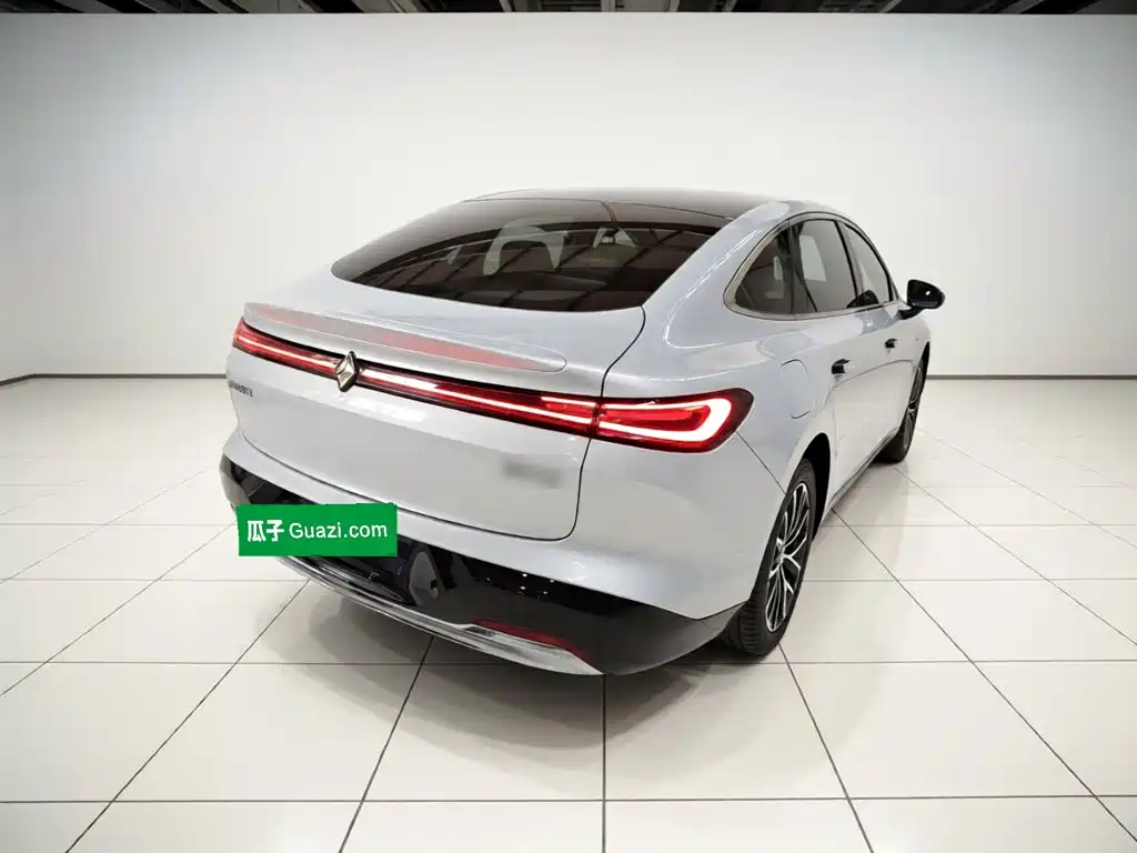 Baojun Xiangjing PHEV 140 km Standard