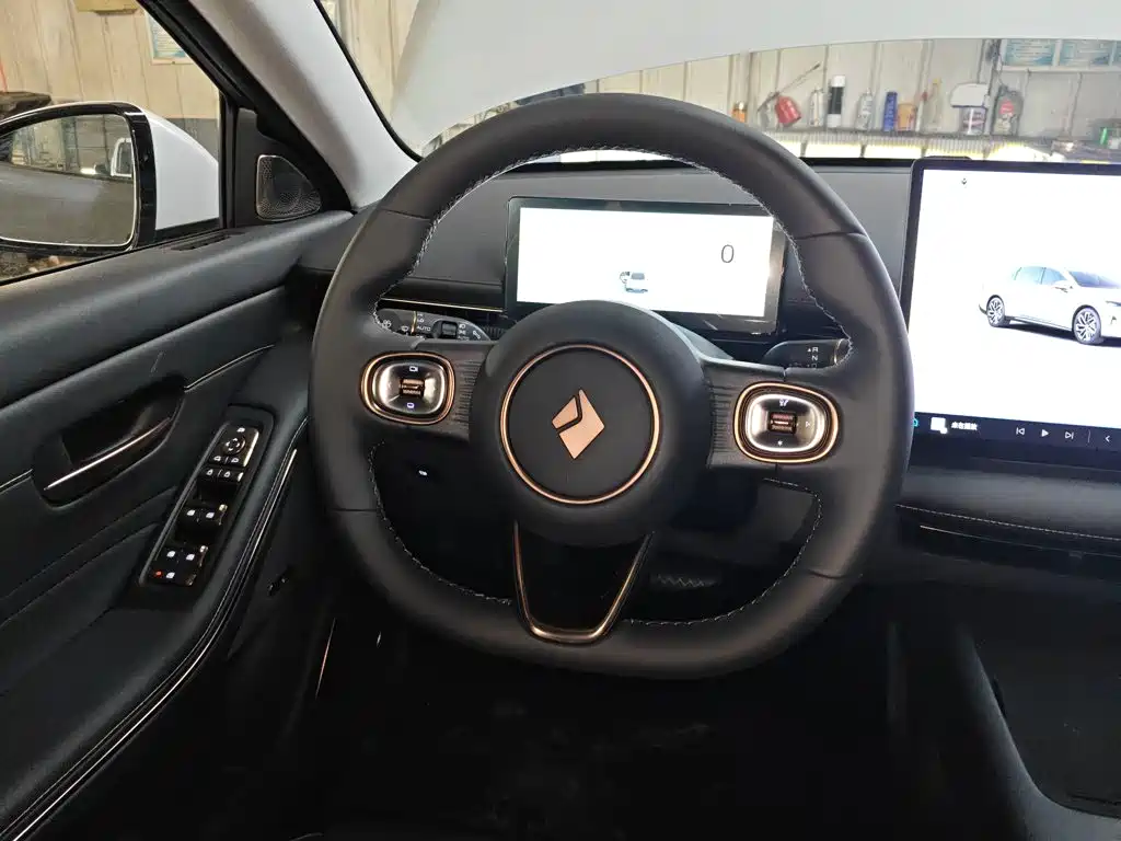 Baojun Xiangjing PHEV 140 km Standard
