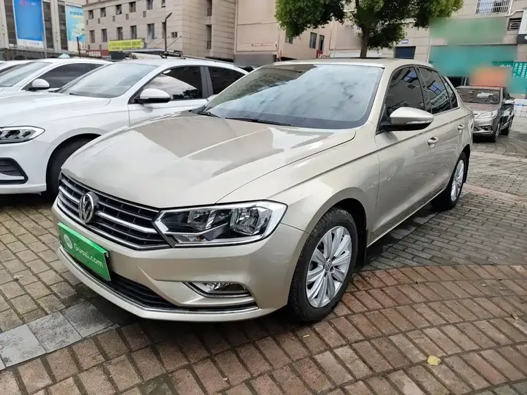 Volkswagen Bora 1.6 L Manual Comfort