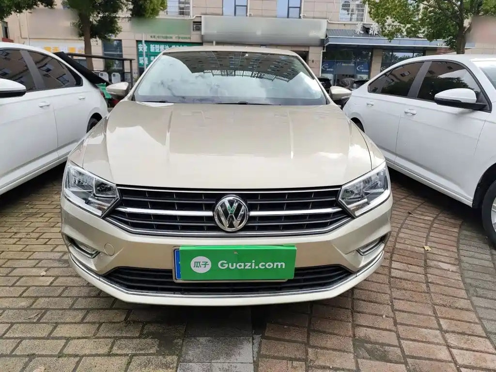 Bora 1.6 L Manual Comfort