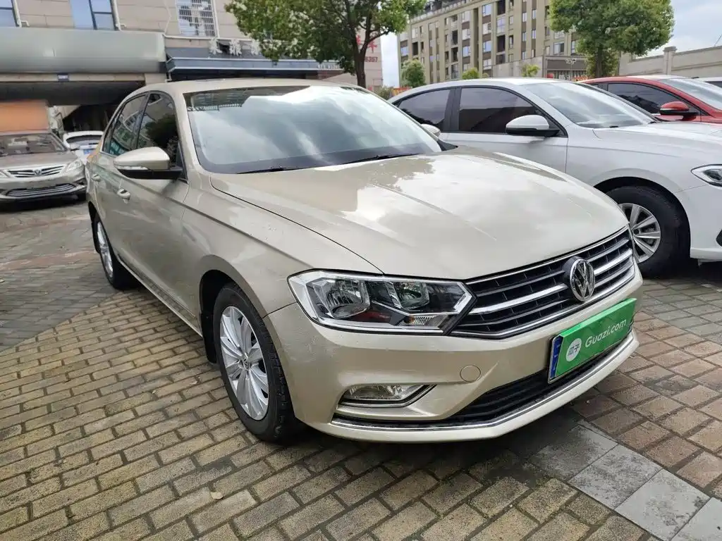 Bora 1.6 L Manual Comfort