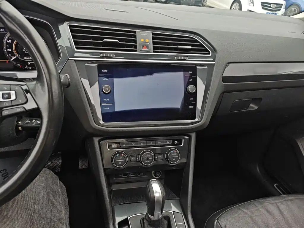 Tiguan 330 TSI 4 WD Creative Wise