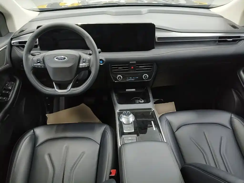 Edge PLUS EcoBoost 245 2 WD Platinum Sharp 5-seat