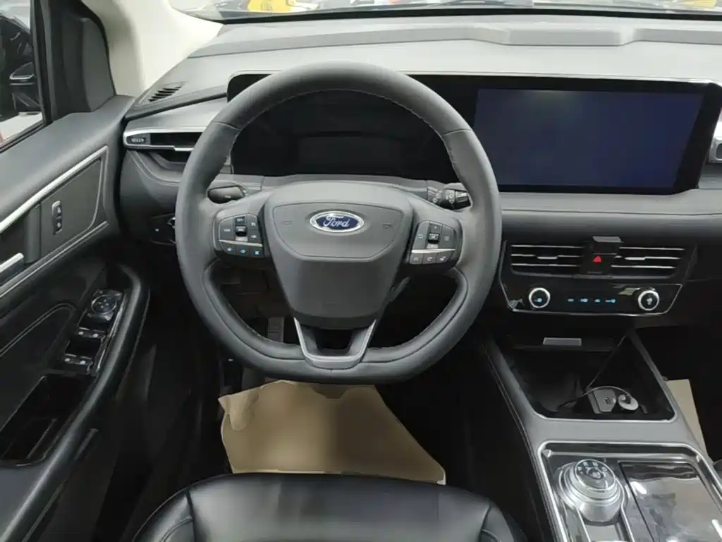 Edge PLUS EcoBoost 245 2 WD Platinum Sharp 5-seat