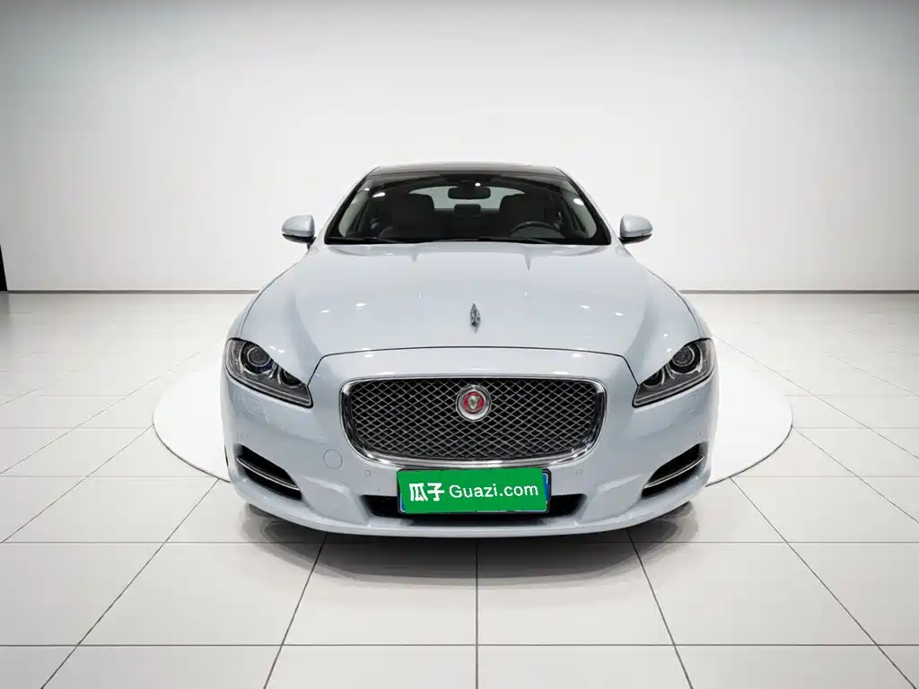 Jaguar XJ 捷豹XJ 2015款 XJL 2.0 T 典雅商务80周年典藏版