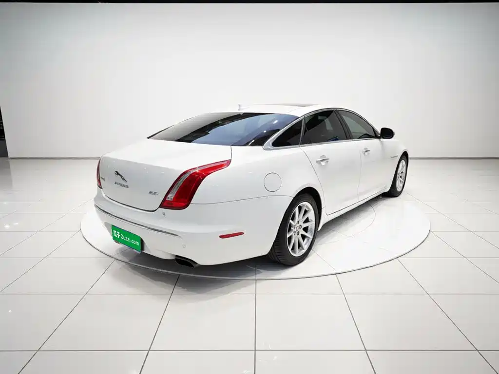 Jaguar XJ 捷豹XJ 2015款 XJL 2.0 T 典雅商务80周年典藏版