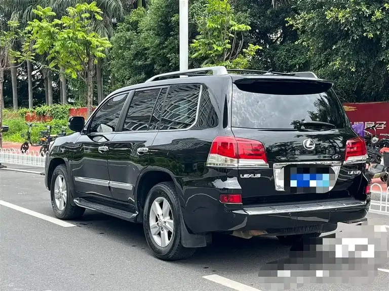 Lexus LX 570