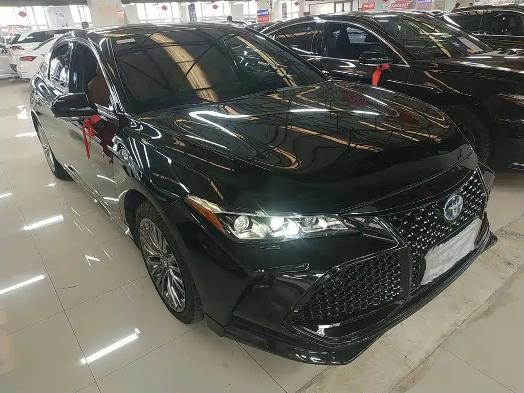 Avalon Dual Engine 2.5 L XLE Distinguished CN-VI