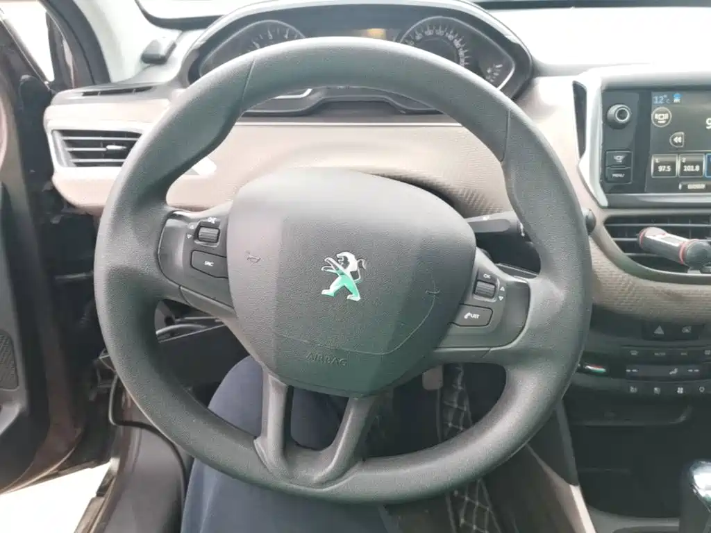 Peugeot 2008 2014 1.6 L Auto Fashion