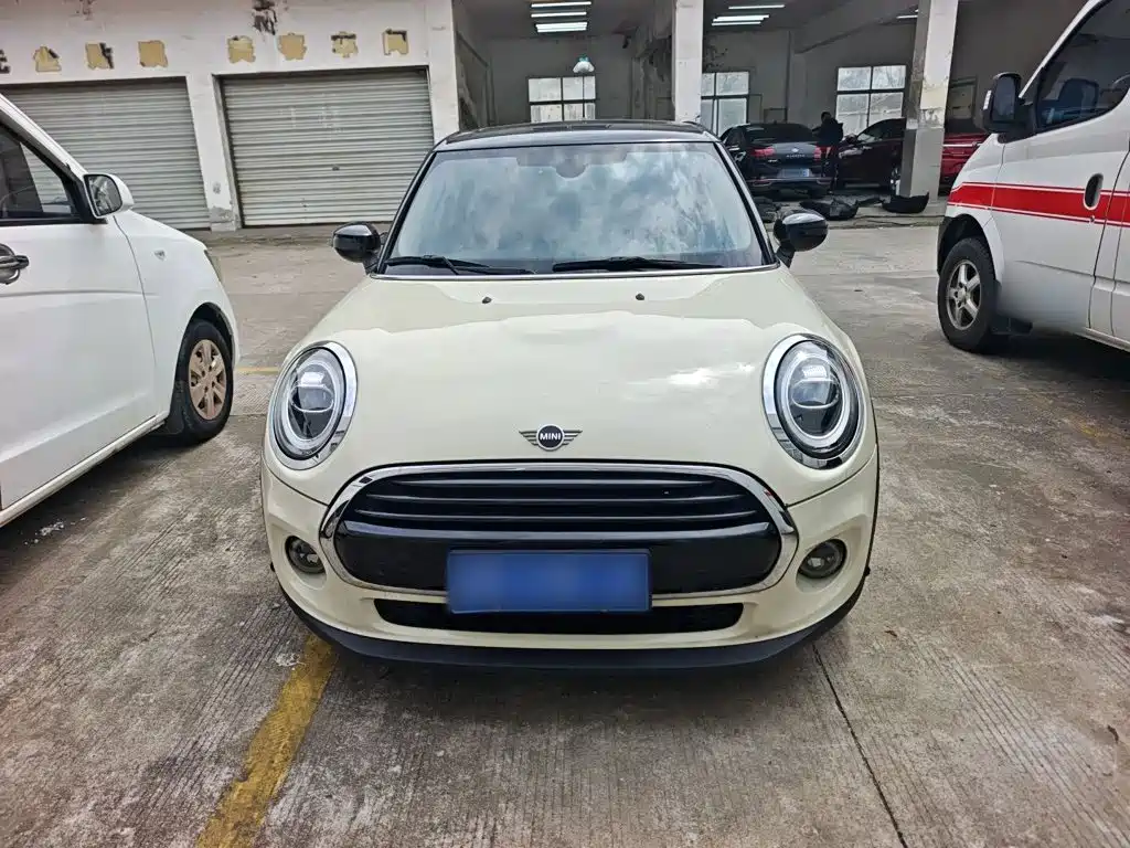 MINI 1.5 T COOPER Classic 5-door