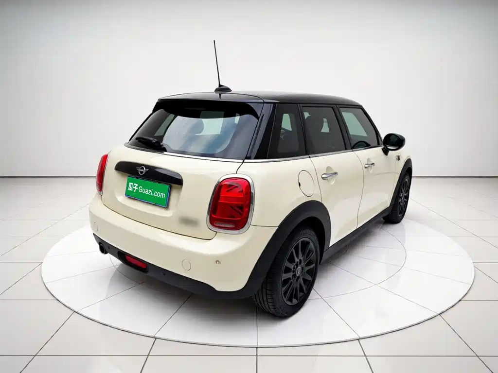 MINI 1.5 T COOPER Classic 5-door