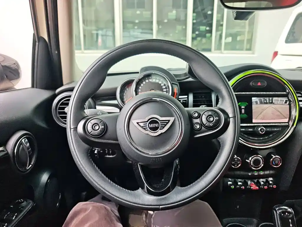MINI 1.5 T COOPER Classic 5-door