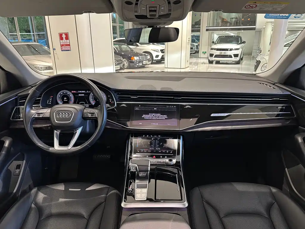 Audi Q8 55 TFSI Luxury Dynamic