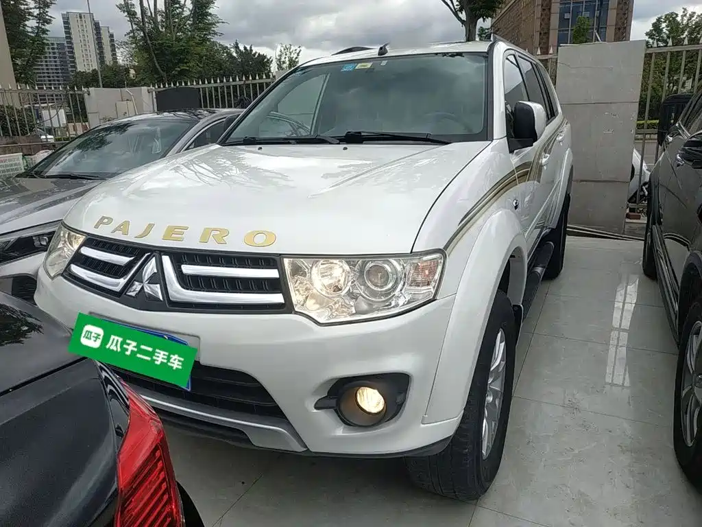 Pajero Sport 3.0 L Auto 2 WD Luxury