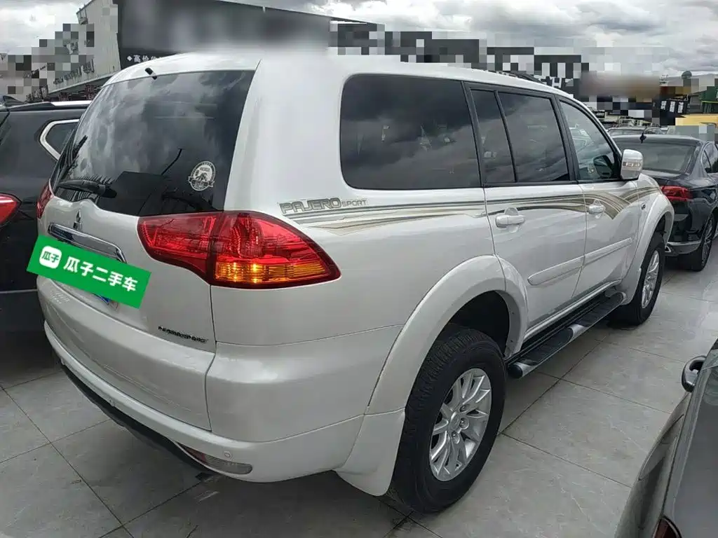 Pajero Sport 3.0 L Auto 2 WD Luxury