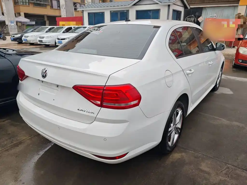 Lavida 1.6 L Auto Style