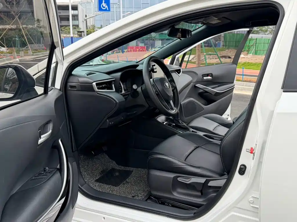 Levin Dual Engine 1.8 H E-CVT Leading