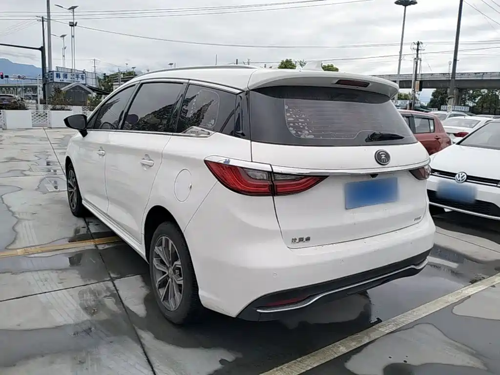 Song MAX 1.5 T Auto Connected Wise Comfort Sunroof 7-seat CN-VI