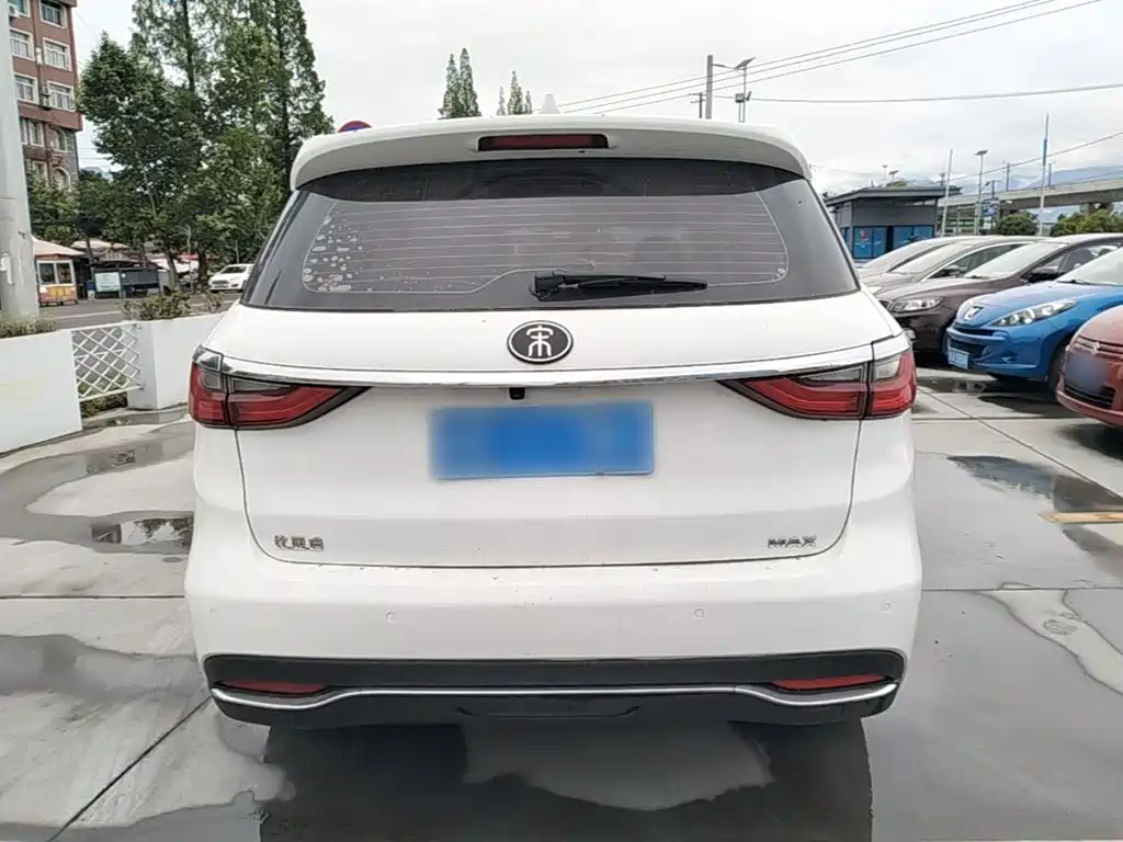 Song MAX 1.5 T Auto Connected Wise Comfort Sunroof 7-seat CN-VI