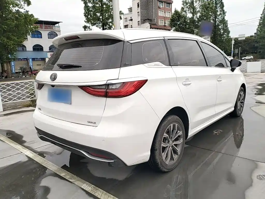Song MAX 1.5 T Auto Connected Wise Comfort Sunroof 7-seat CN-VI