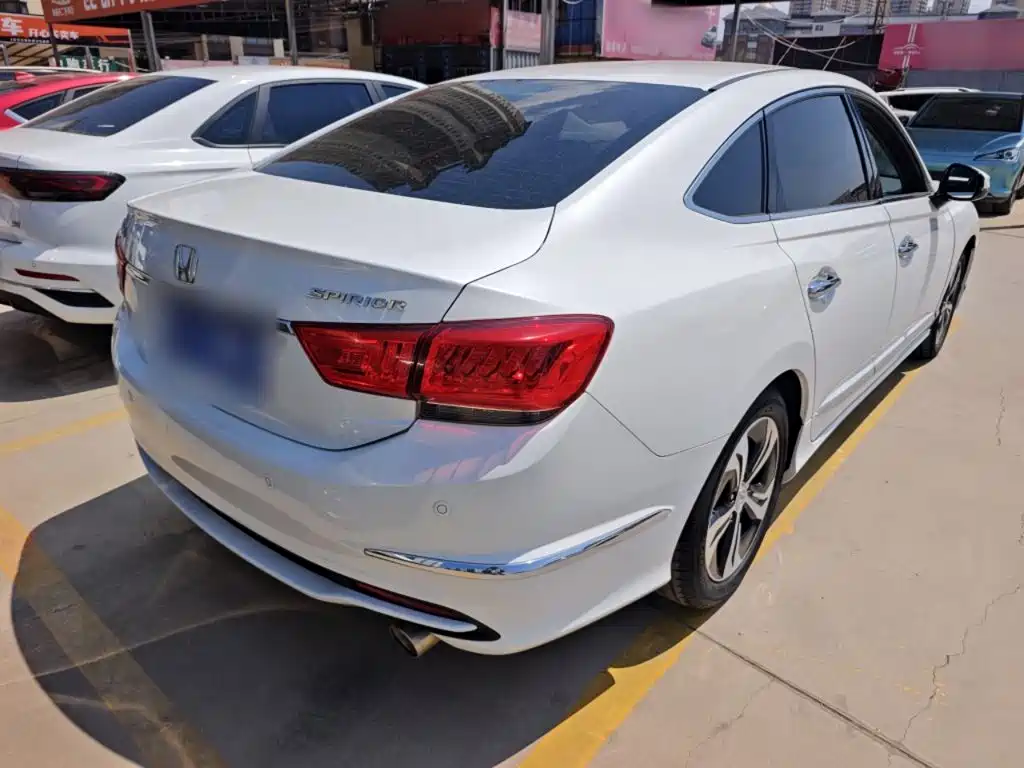 Spirior 2.4 L Distinguished