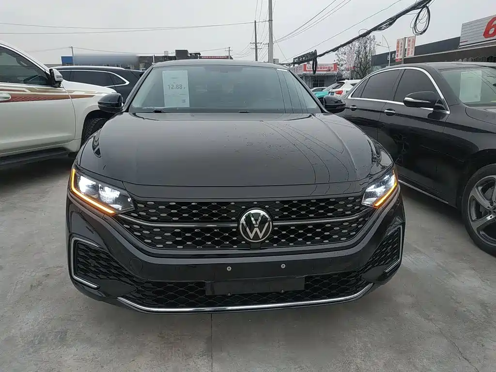 Passat Facelift 330 TSI Starry Sky Elite