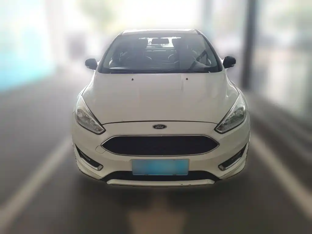 Focus Hatchback Classic 1.6 L Auto Comfort Smart Travel