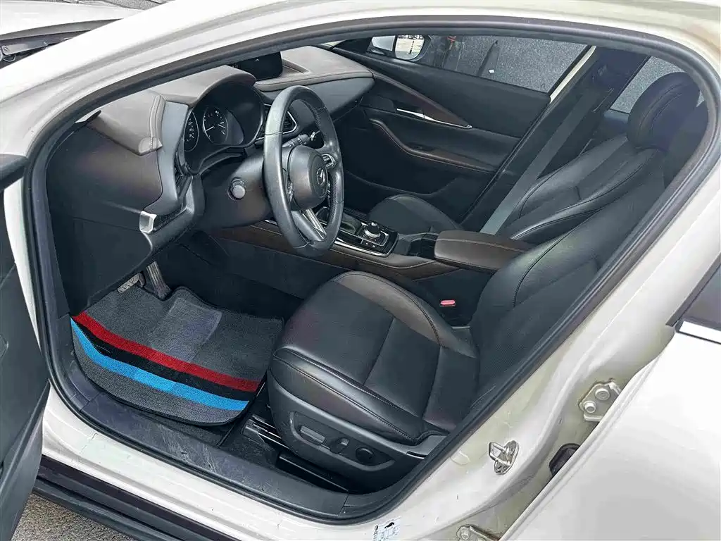 Mazda CX-30 2.0 L Auto Jiayue