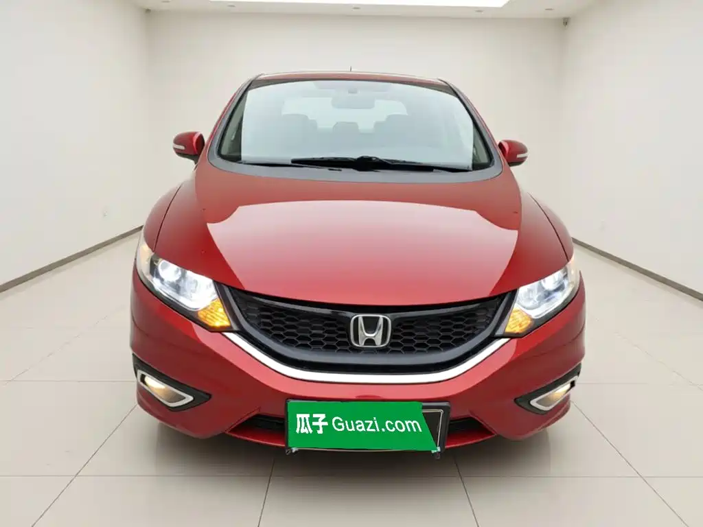 Jade 1.8 L Auto Comfort Elite 5-seat
